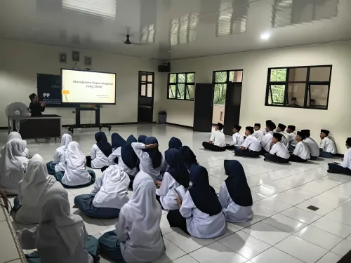 Mencetak Pemimpin Muda Berintegritas, Assyifa Gelar LDKS untuk OSIS SMP dan SMA