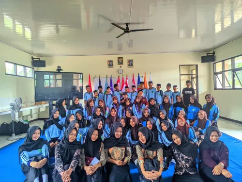 Di Tengah Padatnya Aktivitas Santri, Upgrading Paskibra dan Pramuka Assyifa Cetak Pemimpin Tangguh dan Berintegritas